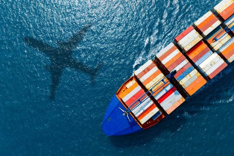 التجارة العالمية تحافظ على صمودها غير أنها تشهد تباطؤاً حاداً في الأوقات الحالية
